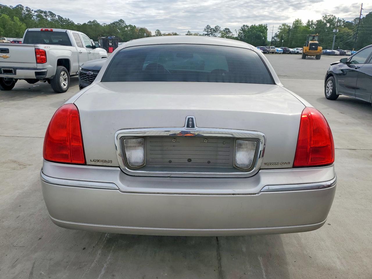 2007 Lincoln Town Car Signature - Фото 6