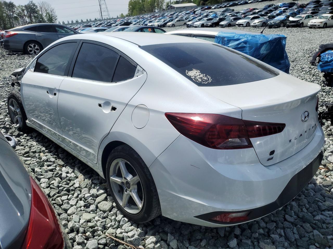 2020 Hyundai Elantra Se - Image 2