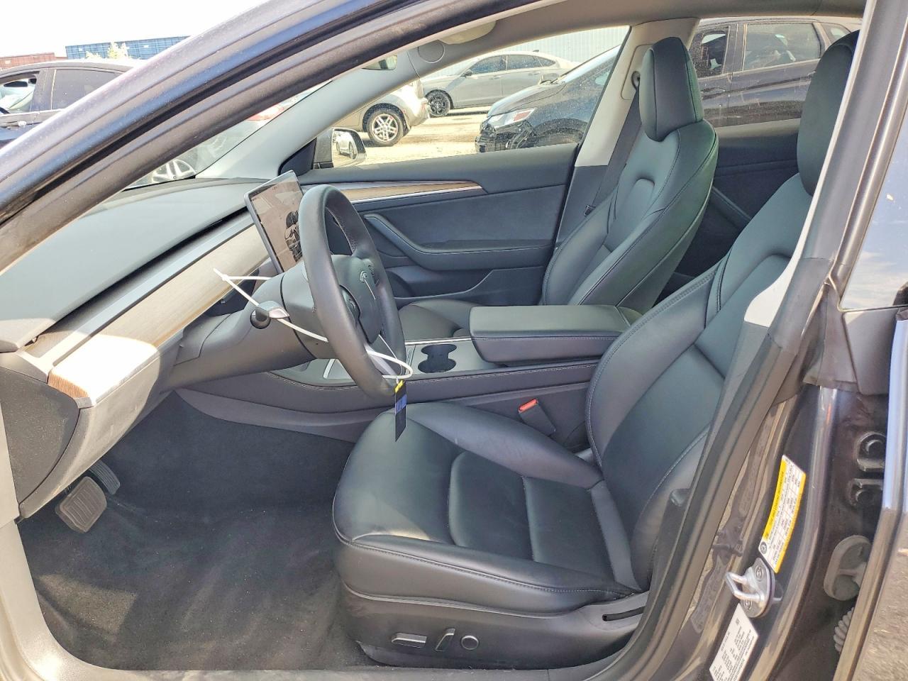 2023 Tesla Model 3 - Image 7