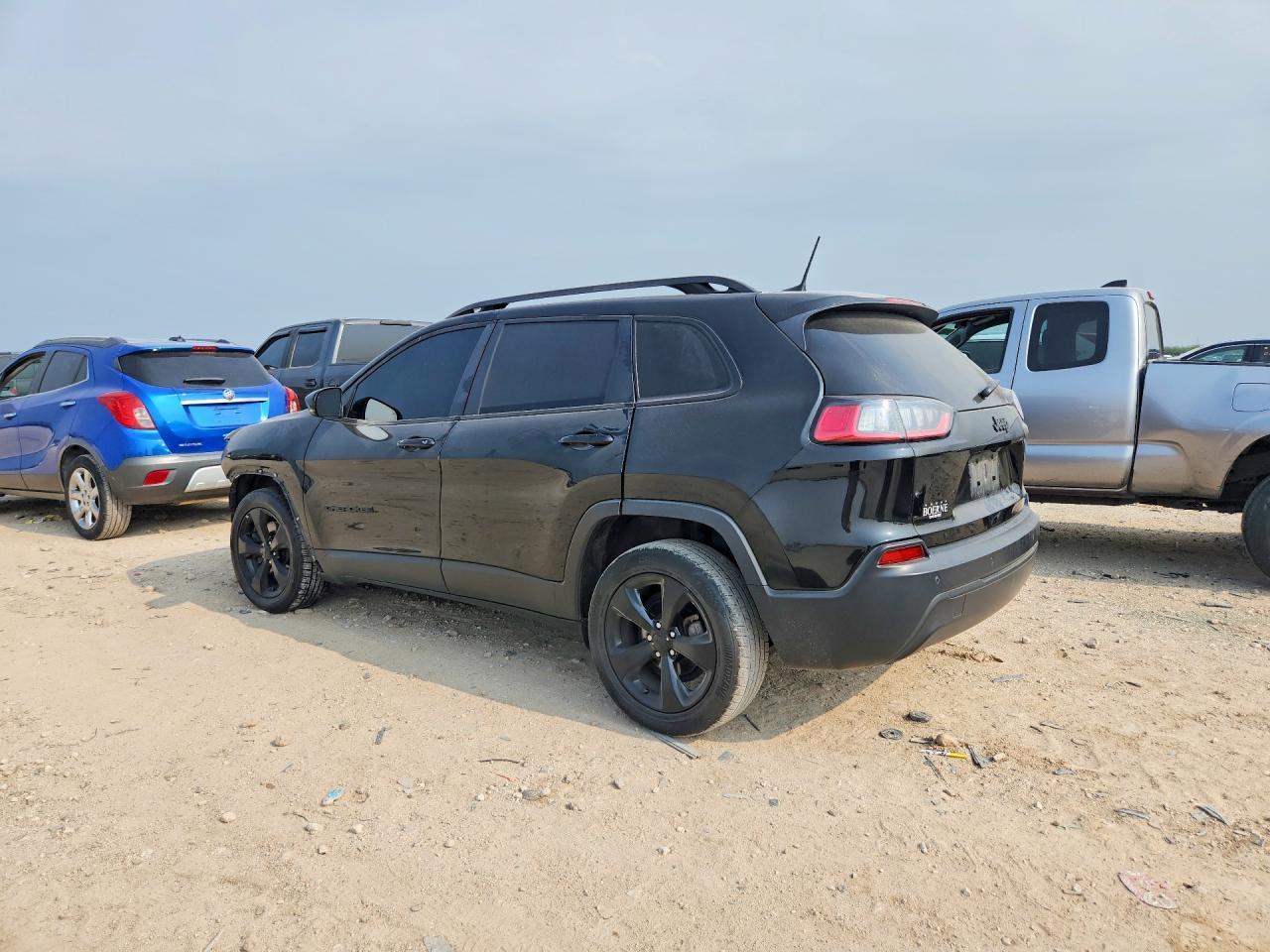 2020 Jeep Cherokee Latitude Plus - Фото 2