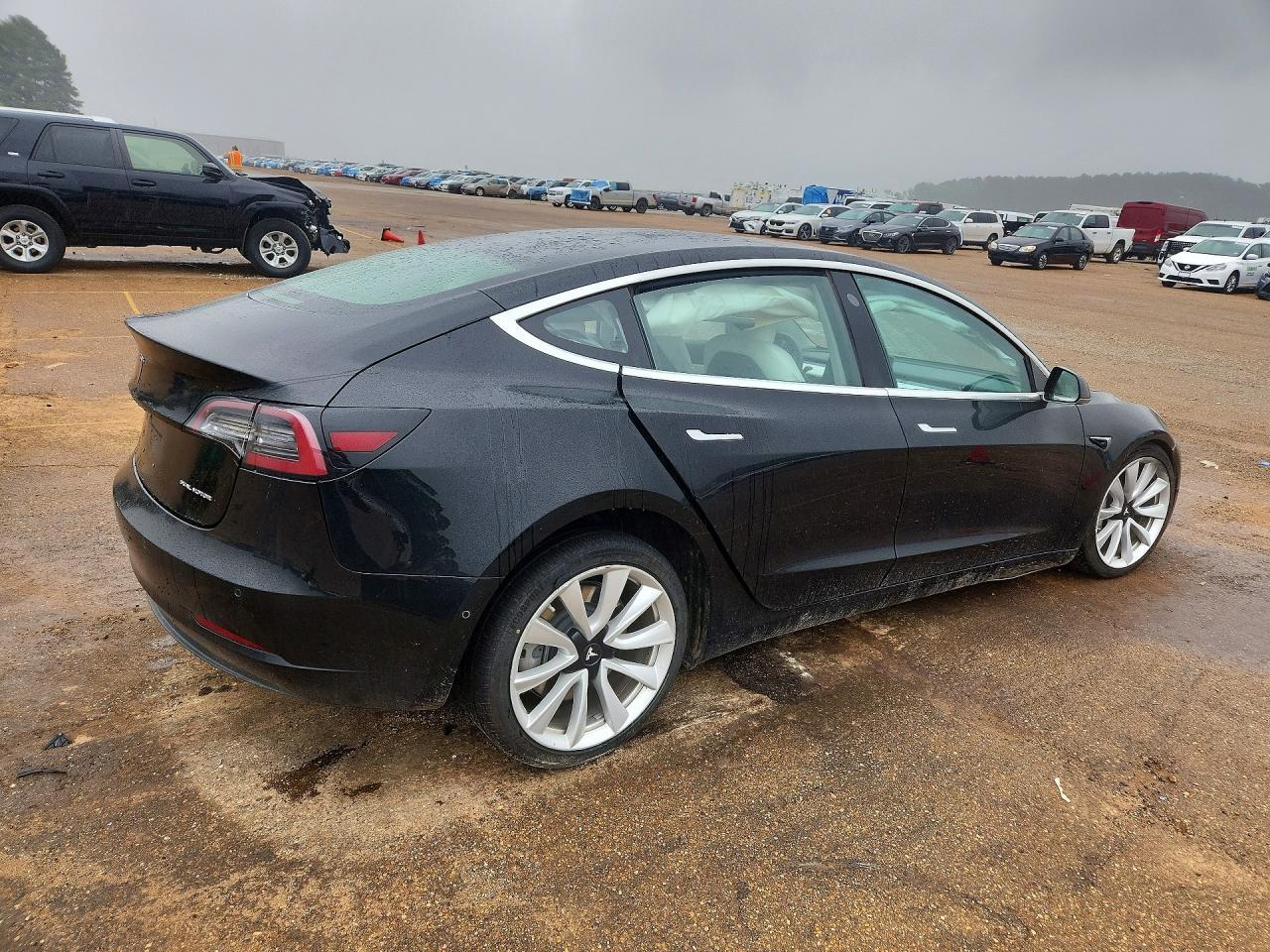 2018 Tesla Model 3 - Image 3