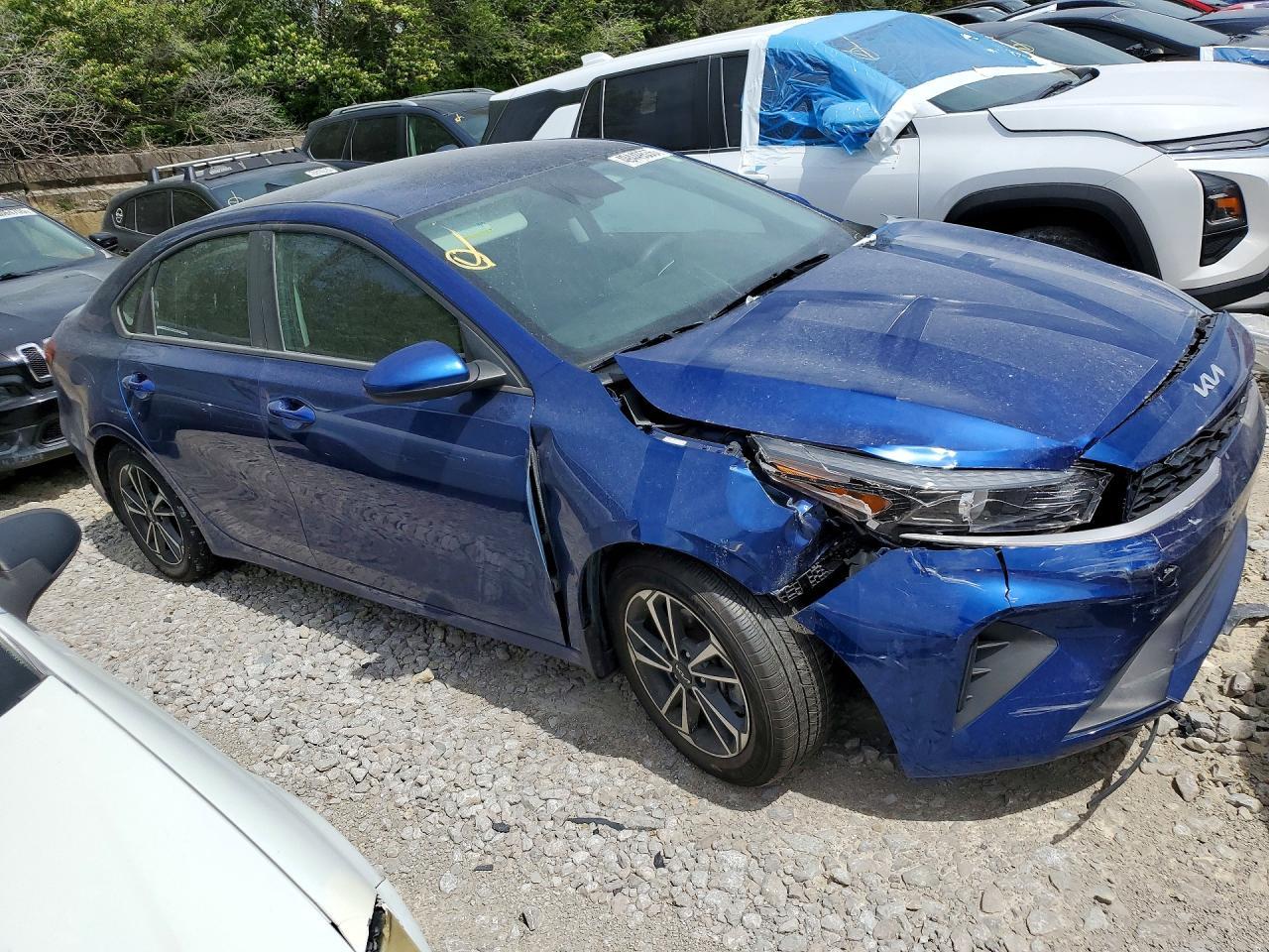 2023 Kia Forte Lxs - Image 4