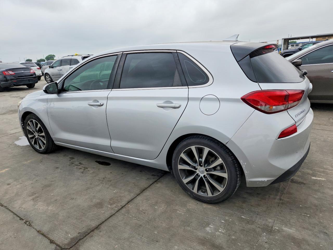 2018 Hyundai Elantra Gt Base - Image 2