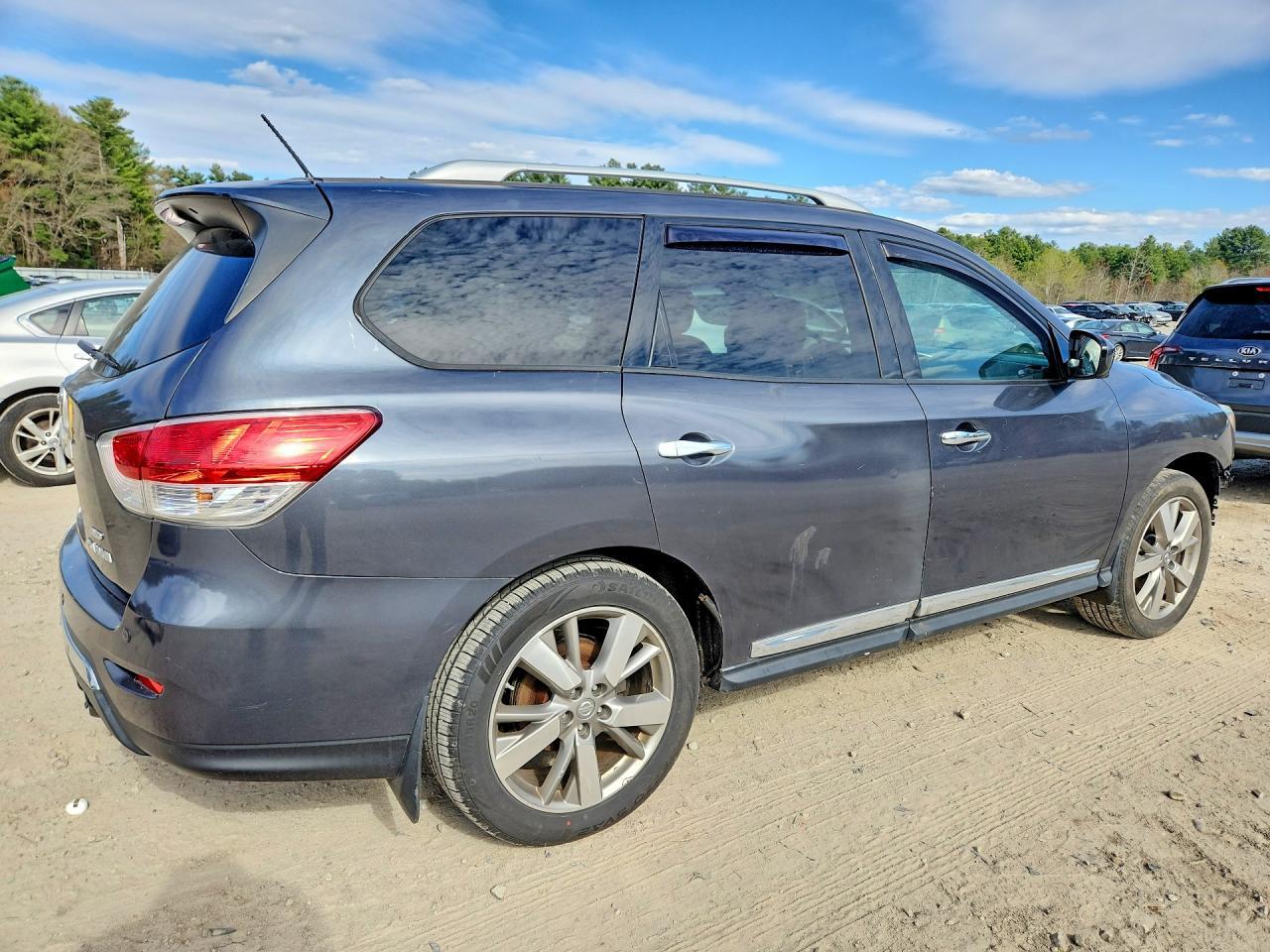 2013 Nissan Pathfinder S - Фото 3