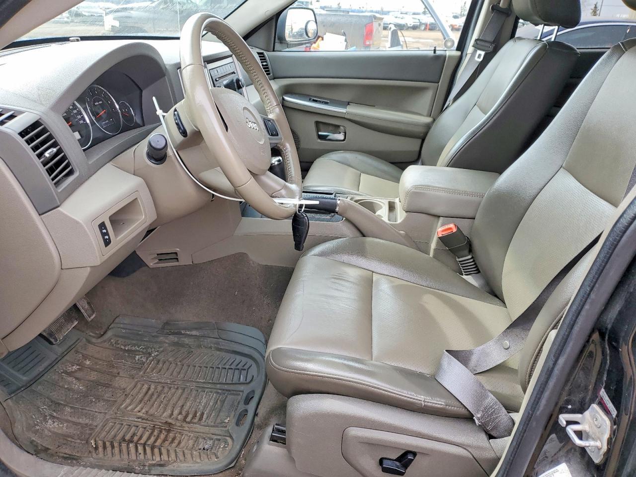 2009 Jeep Grand Cherokee Laredo - Image 7