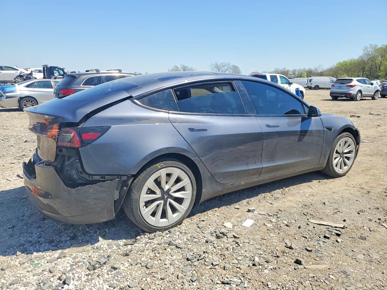 2022 Tesla Model 3 - Фото 3