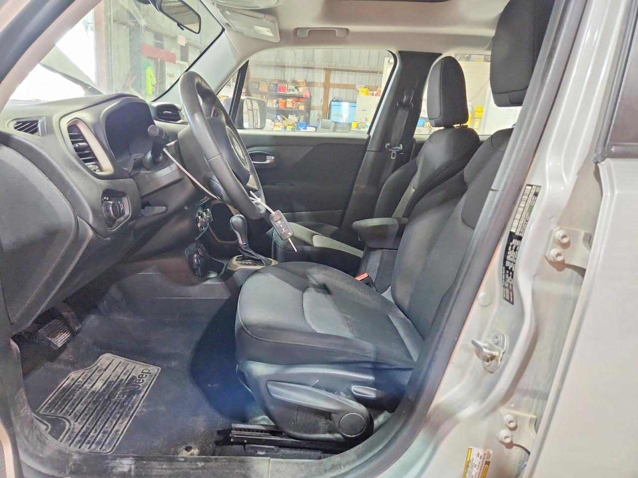 2015 Jeep Renegade Sport - Image 7