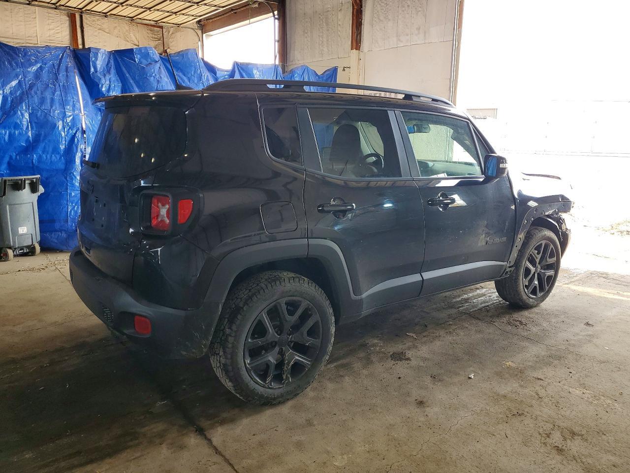 2018 Jeep Renegade Latitude - Image 3
