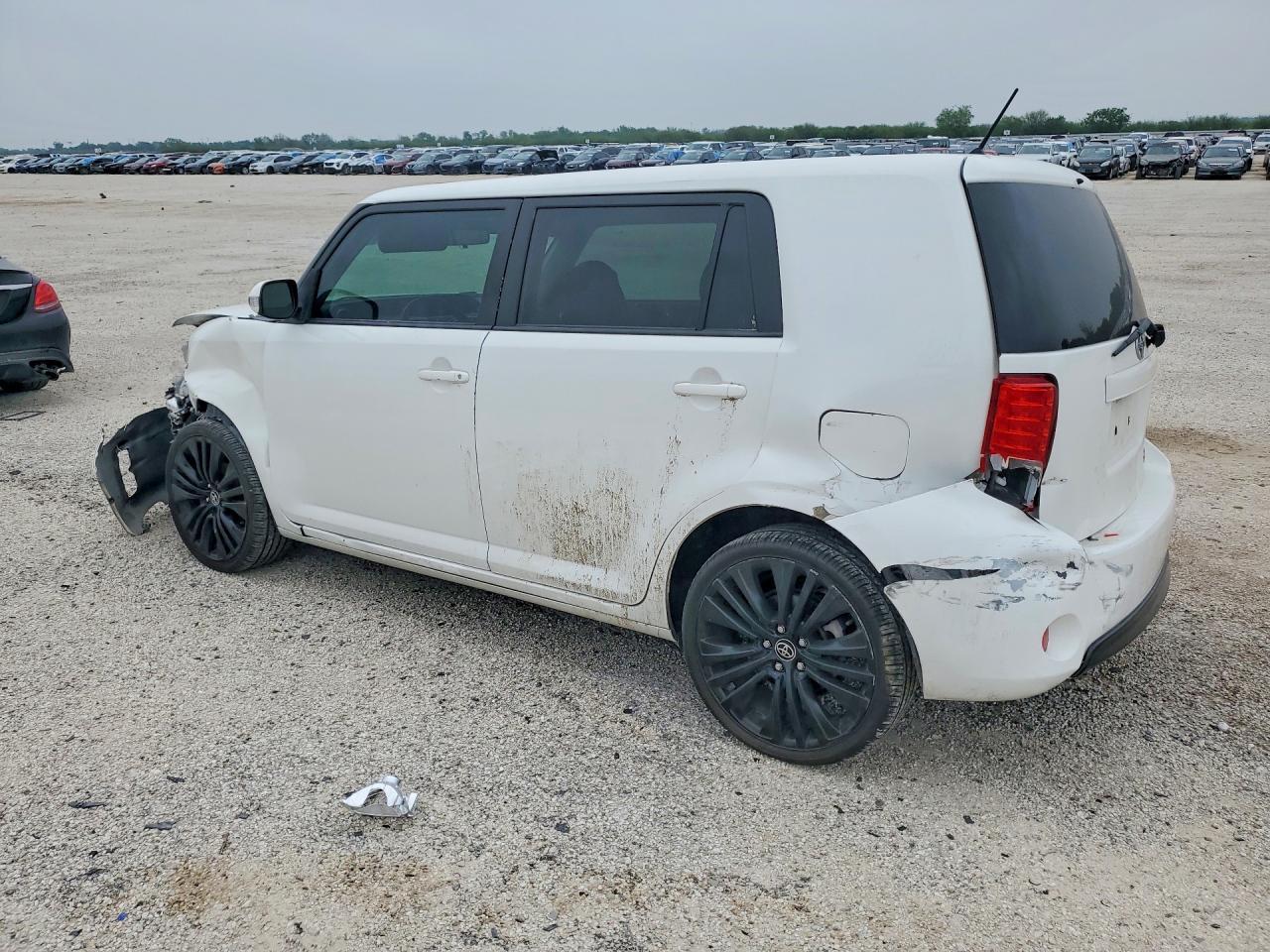 2015 Scion Xb Base - Фото 2