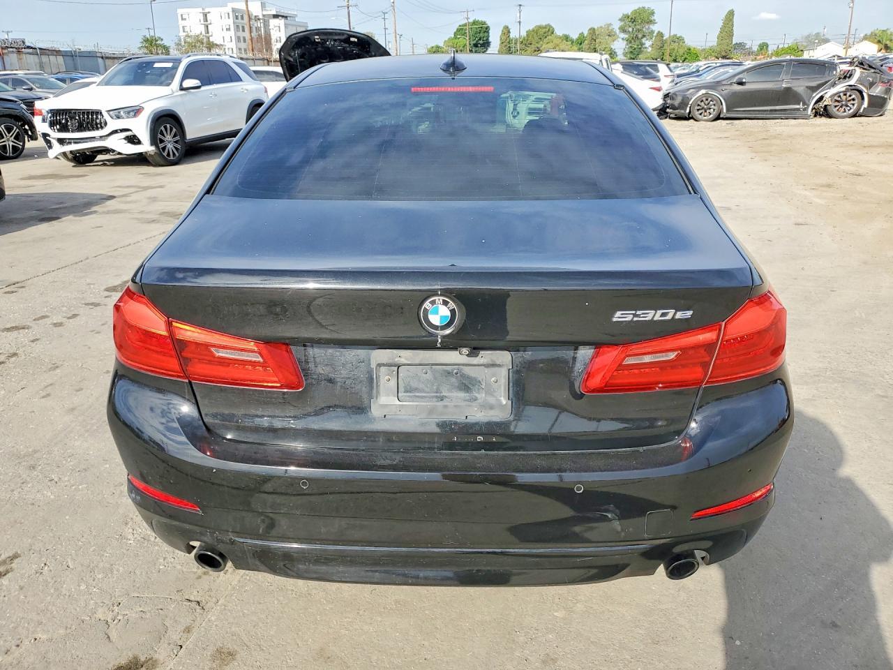 2019 BMW 530E - Image 6