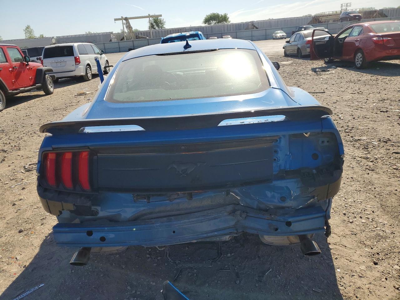 2020 Ford Mustang - Фото 6