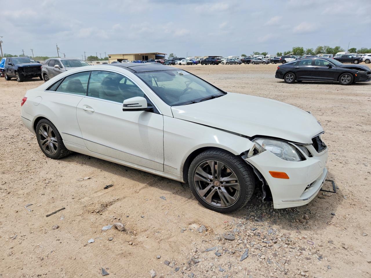 2010 Mercedes-Benz E 350 - Фото 4