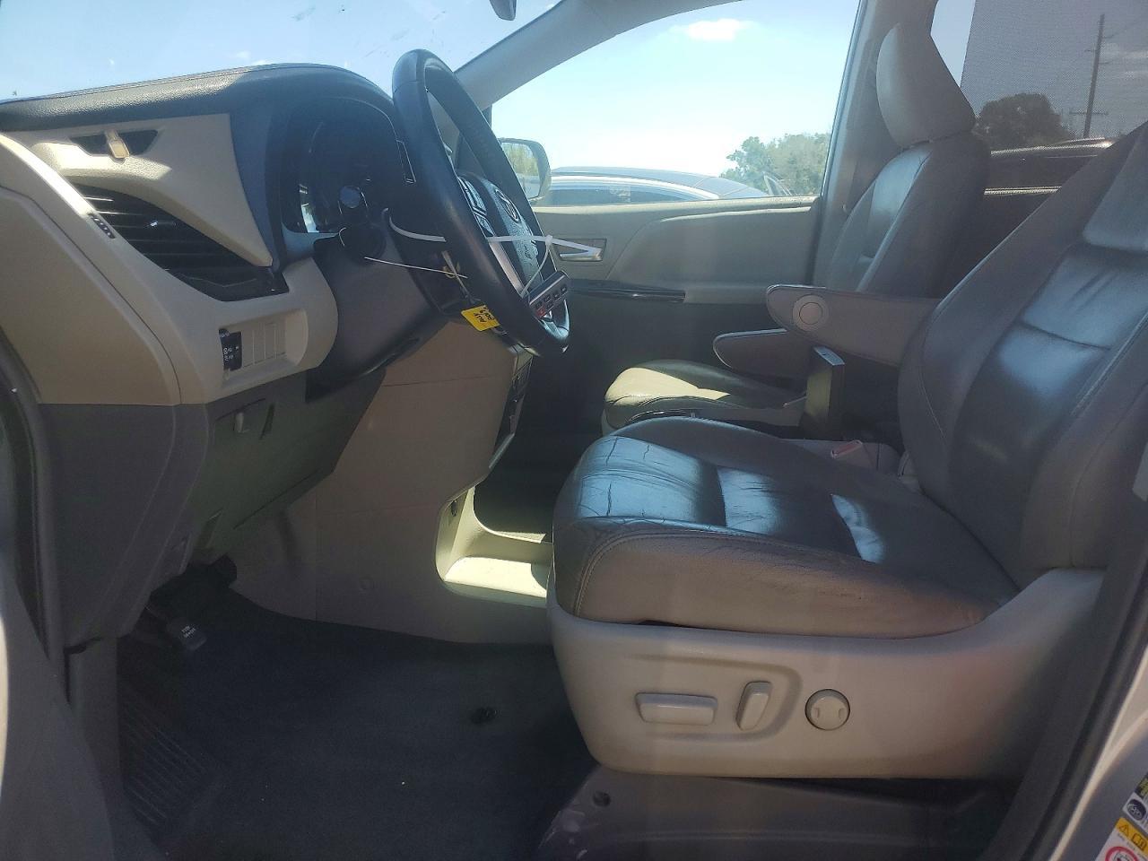 2019 Toyota Sienna Xle 8-Passenger - Фото 7