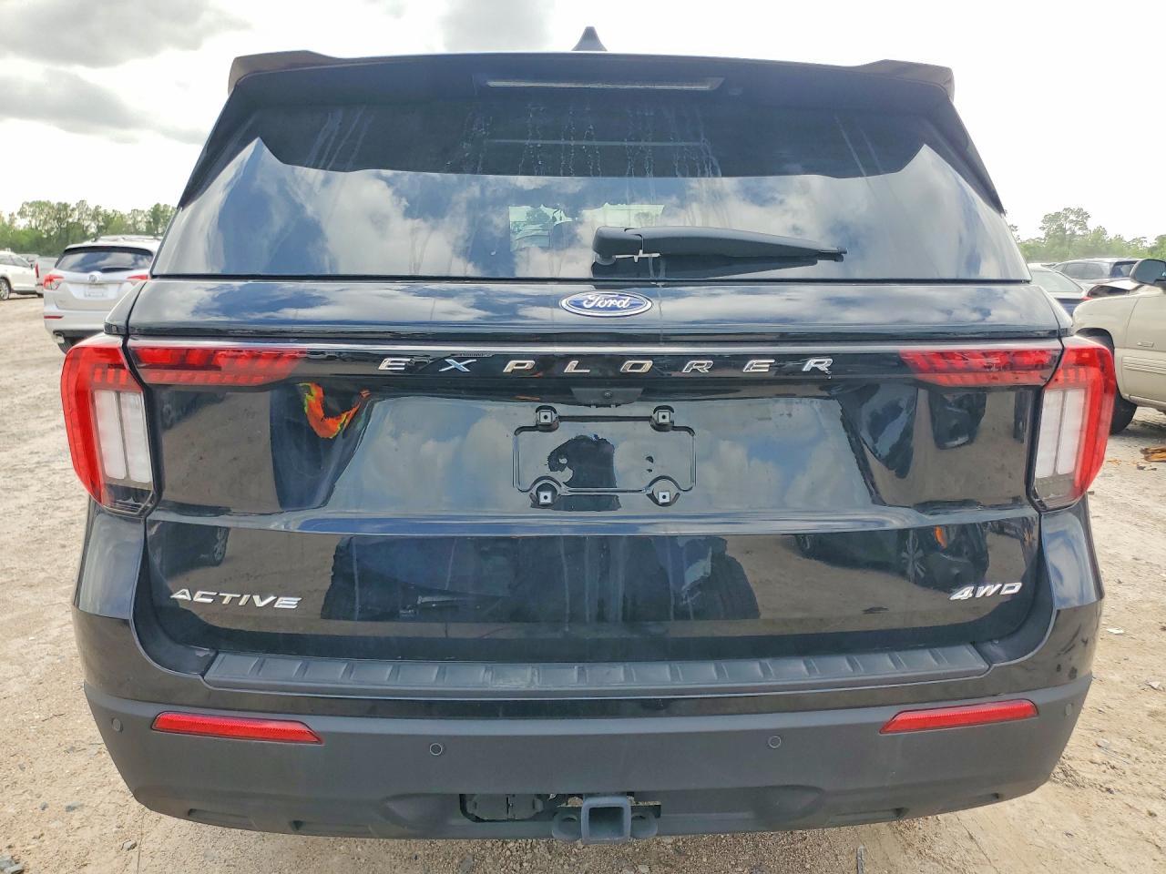 2025 Ford Explorer Active - Фото 6