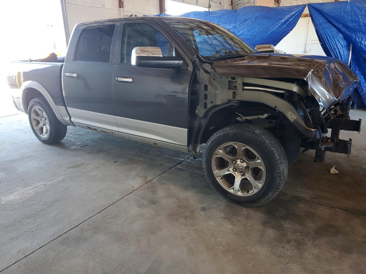 2017 Ram 1500 Laramie - Image 4