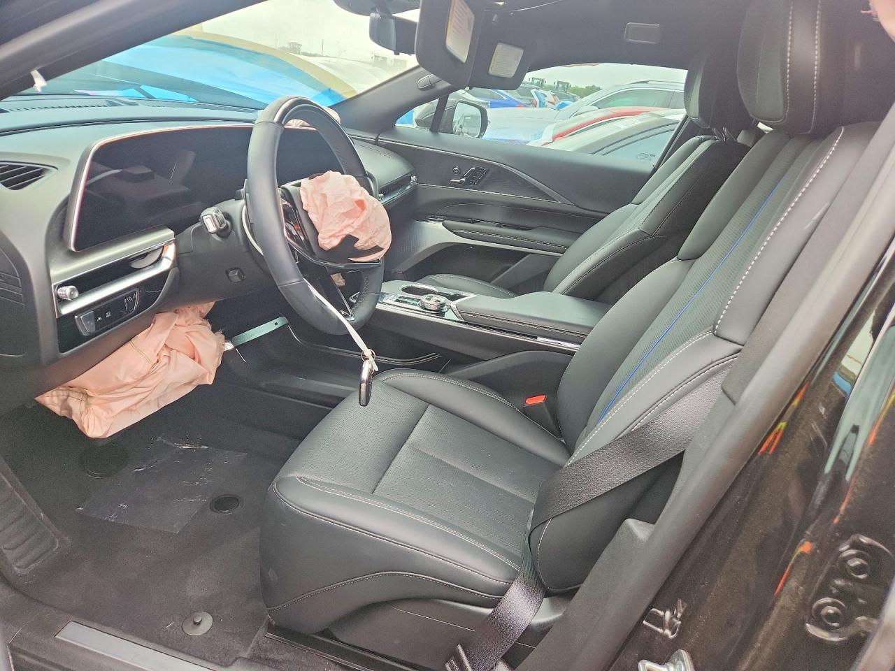 2026 Cadillac Lyriq Premium Luxury - Image 7