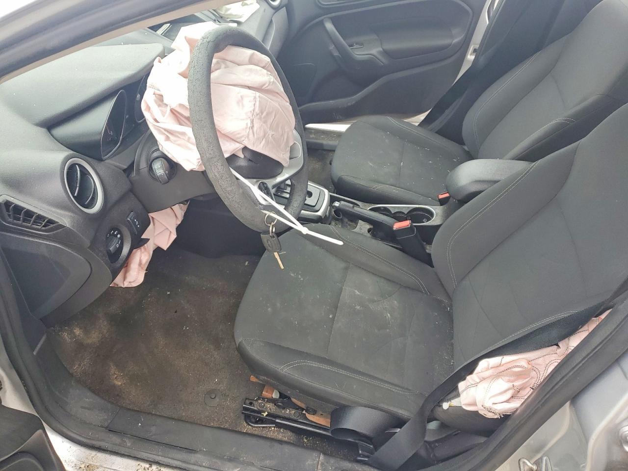 2017 Ford Fiesta Se - Фото 7