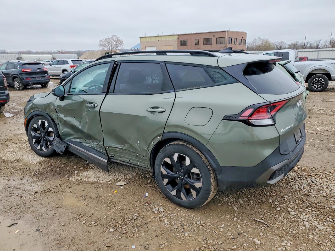 2023 Kia Sportage X-Line - Image 2
