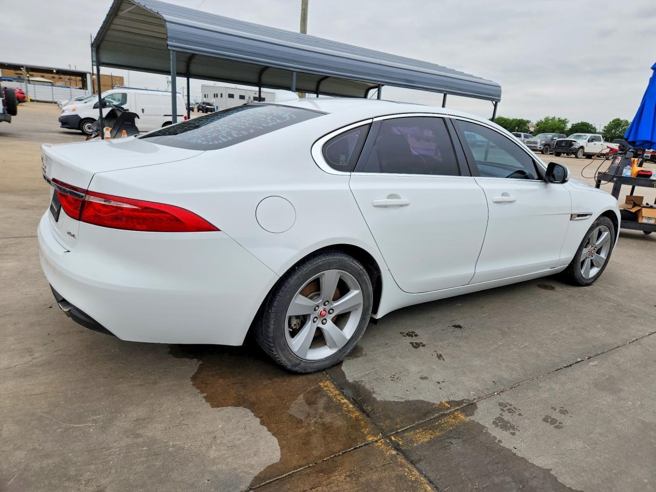 2018 Jaguar Xf - Фото 3