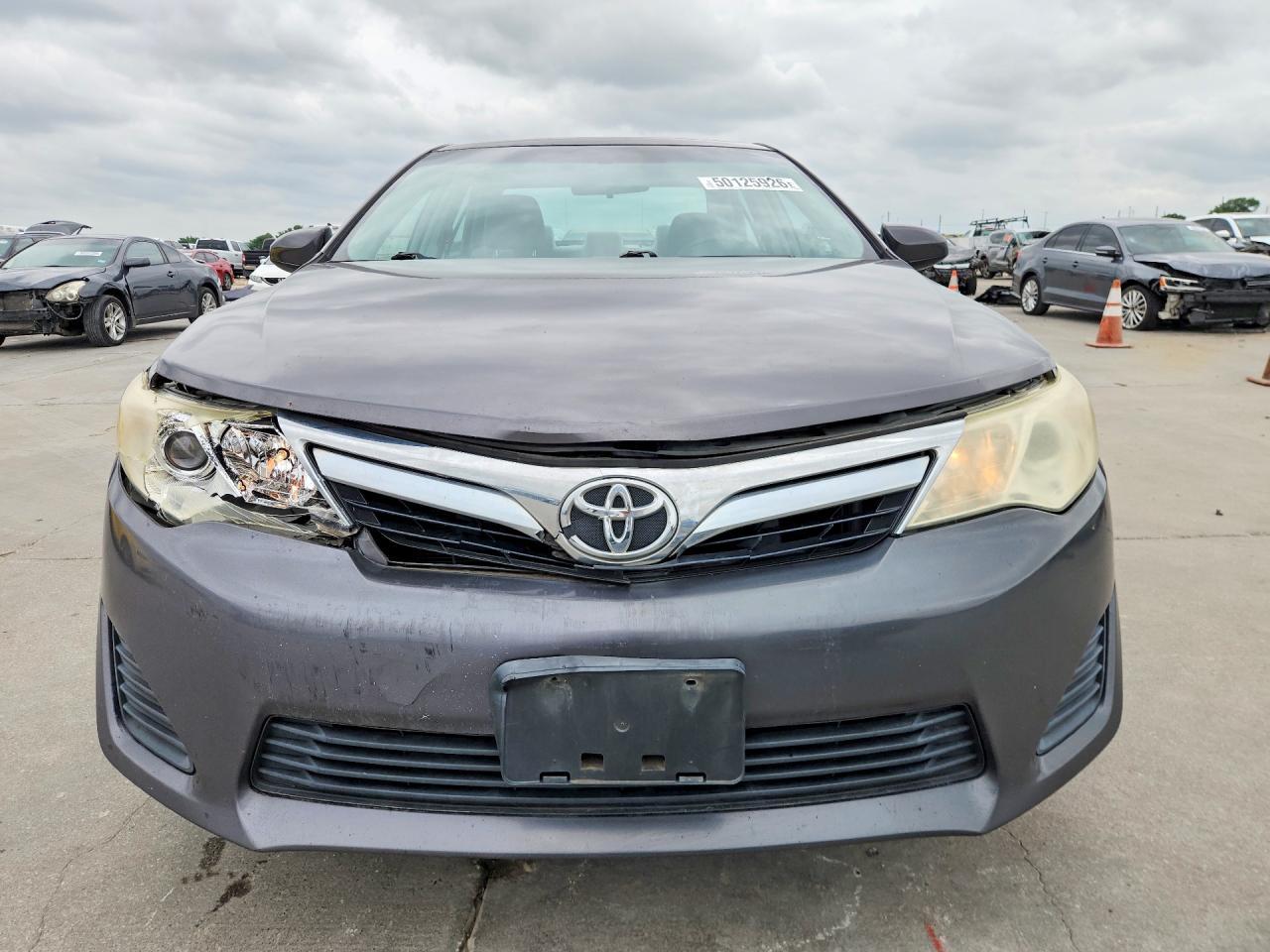 2014 Toyota Camry Le - Image 5