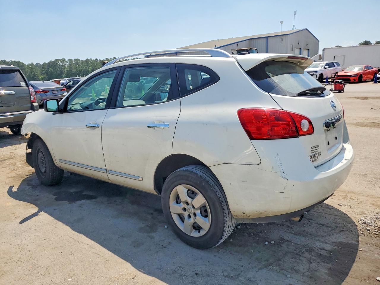 2015 Nissan Rogue Select S - Фото 2