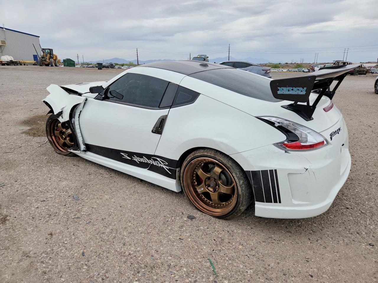2017 Nissan 370Z Sport - Image 2
