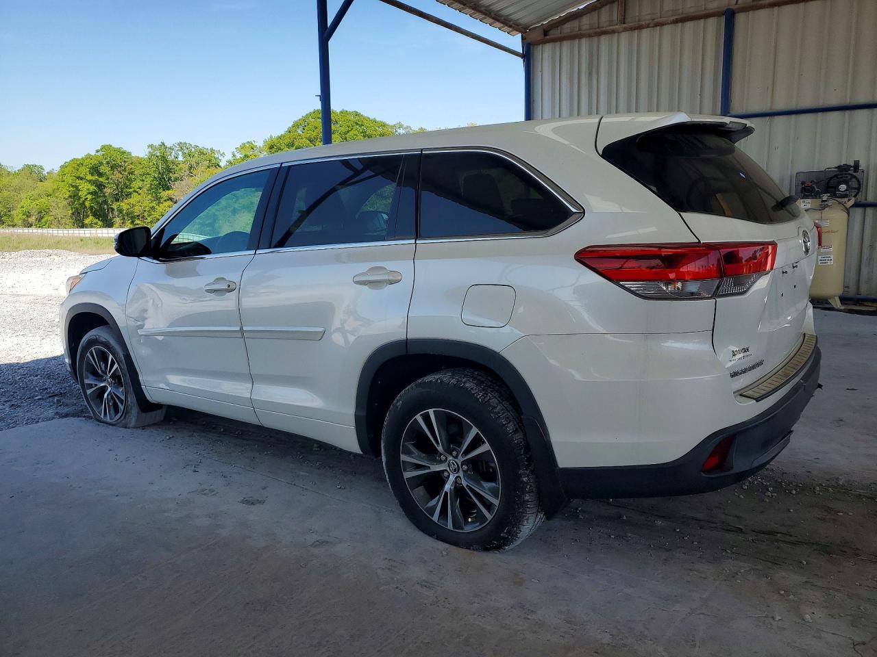 2018 Toyota Highlander Le - Фото 2