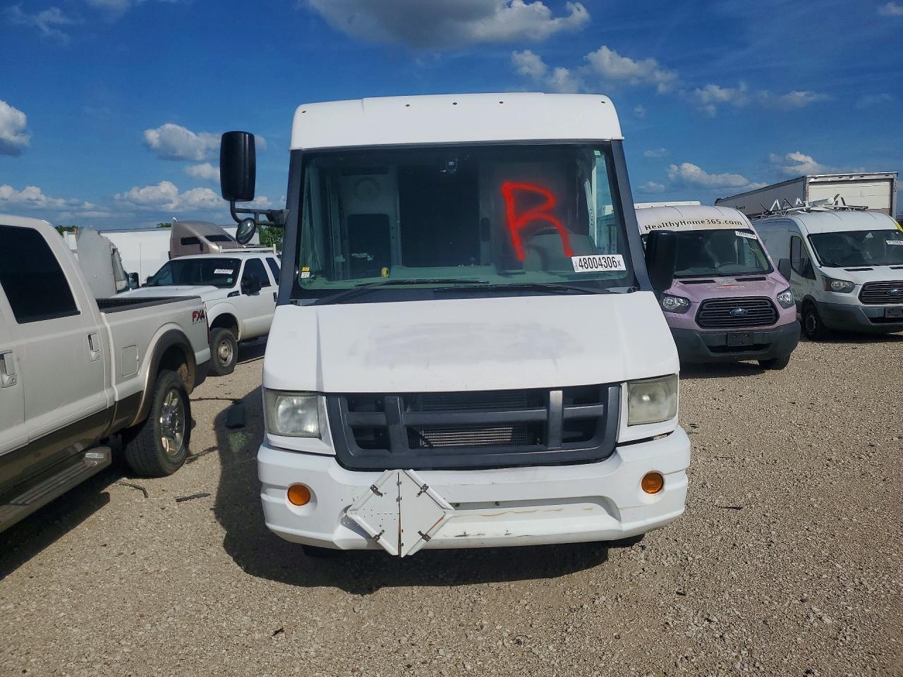 2012 Isuzu Npr - Фото 5