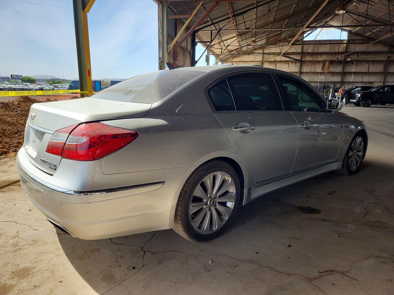 2012 Hyundai Genesis 5.0L R-Spec - Image 3