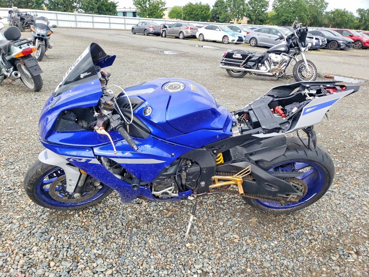 2022 Yamaha Yzfr1 - Фото 3