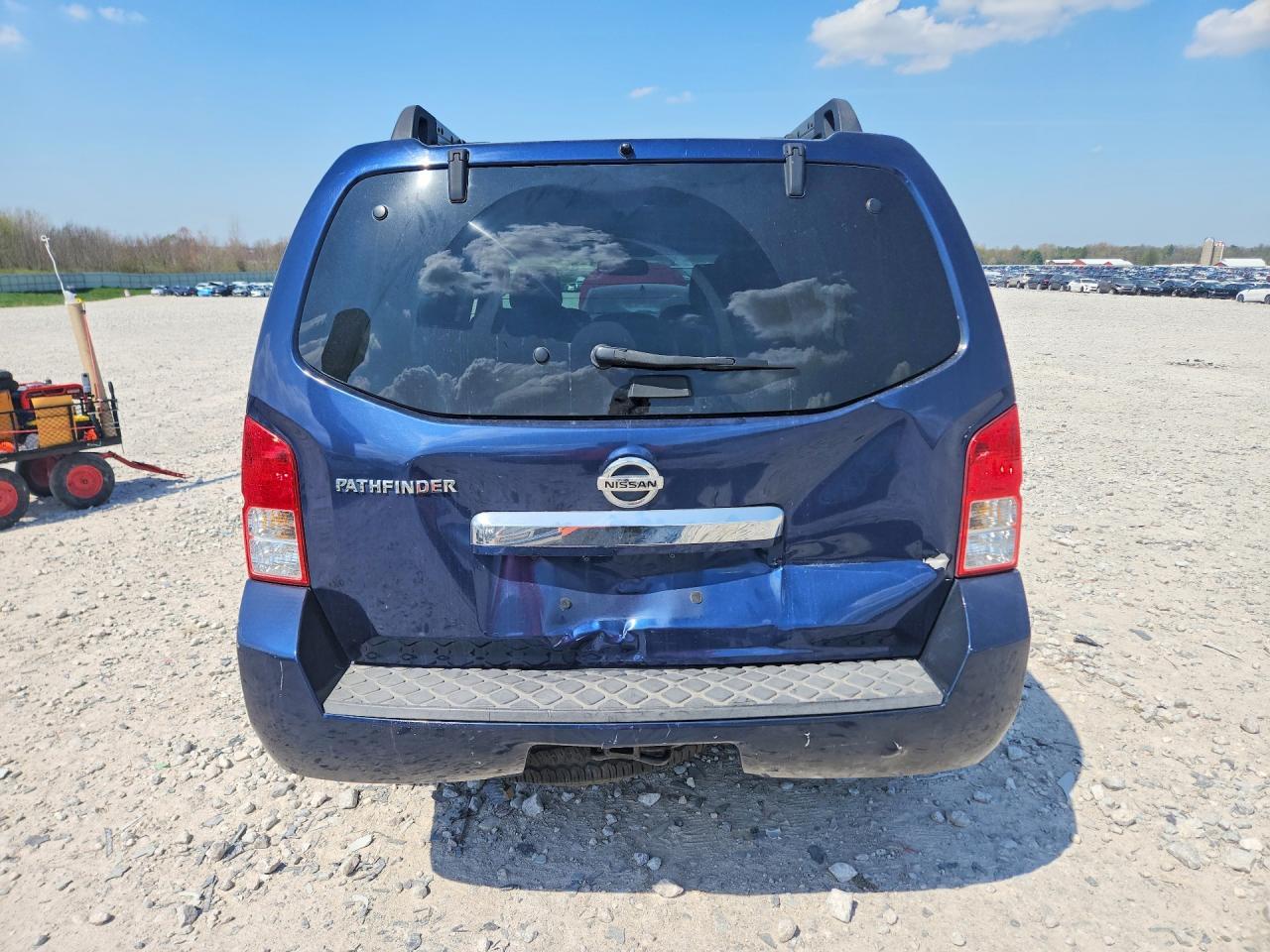 2012 Nissan Pathfinder S - Image 6