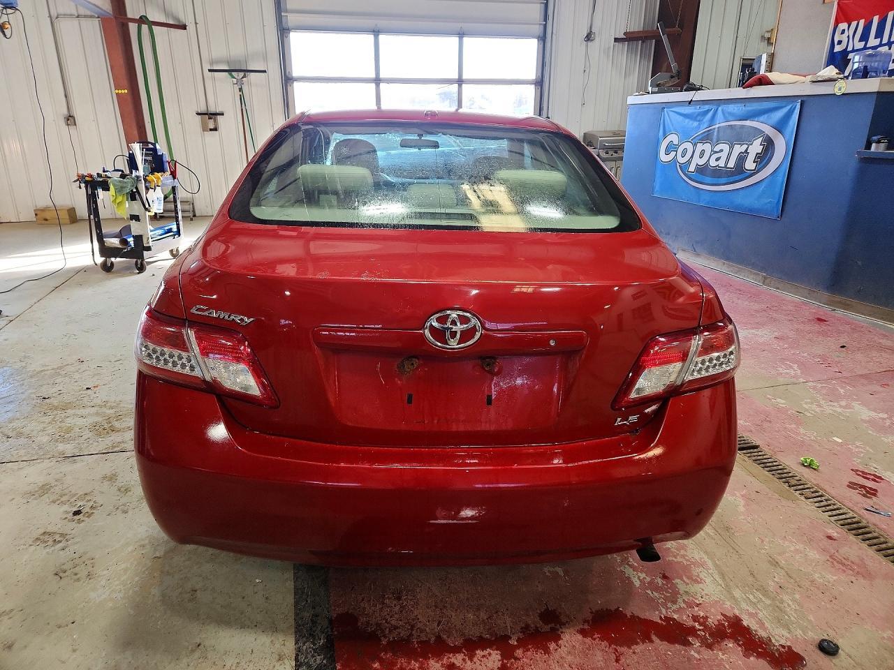 2011 Toyota Camry Le - Фото 6
