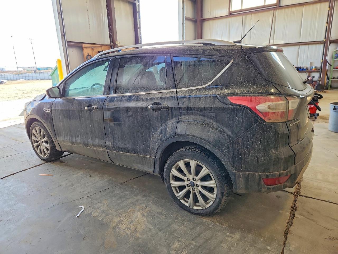 2017 Ford Escape Titanium - Фото 2