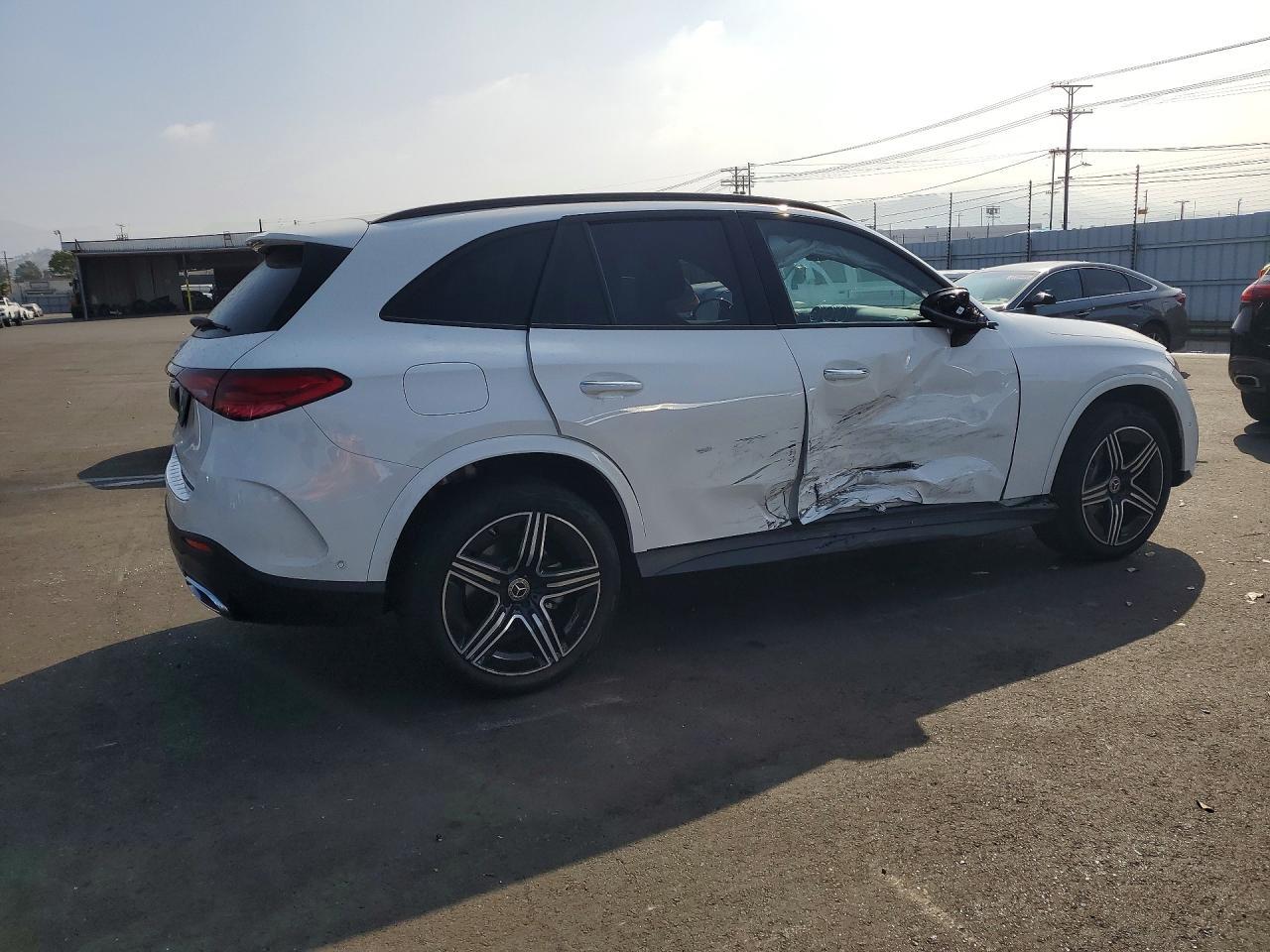 2026 Mercedes-Benz Glc 300 - Image 3