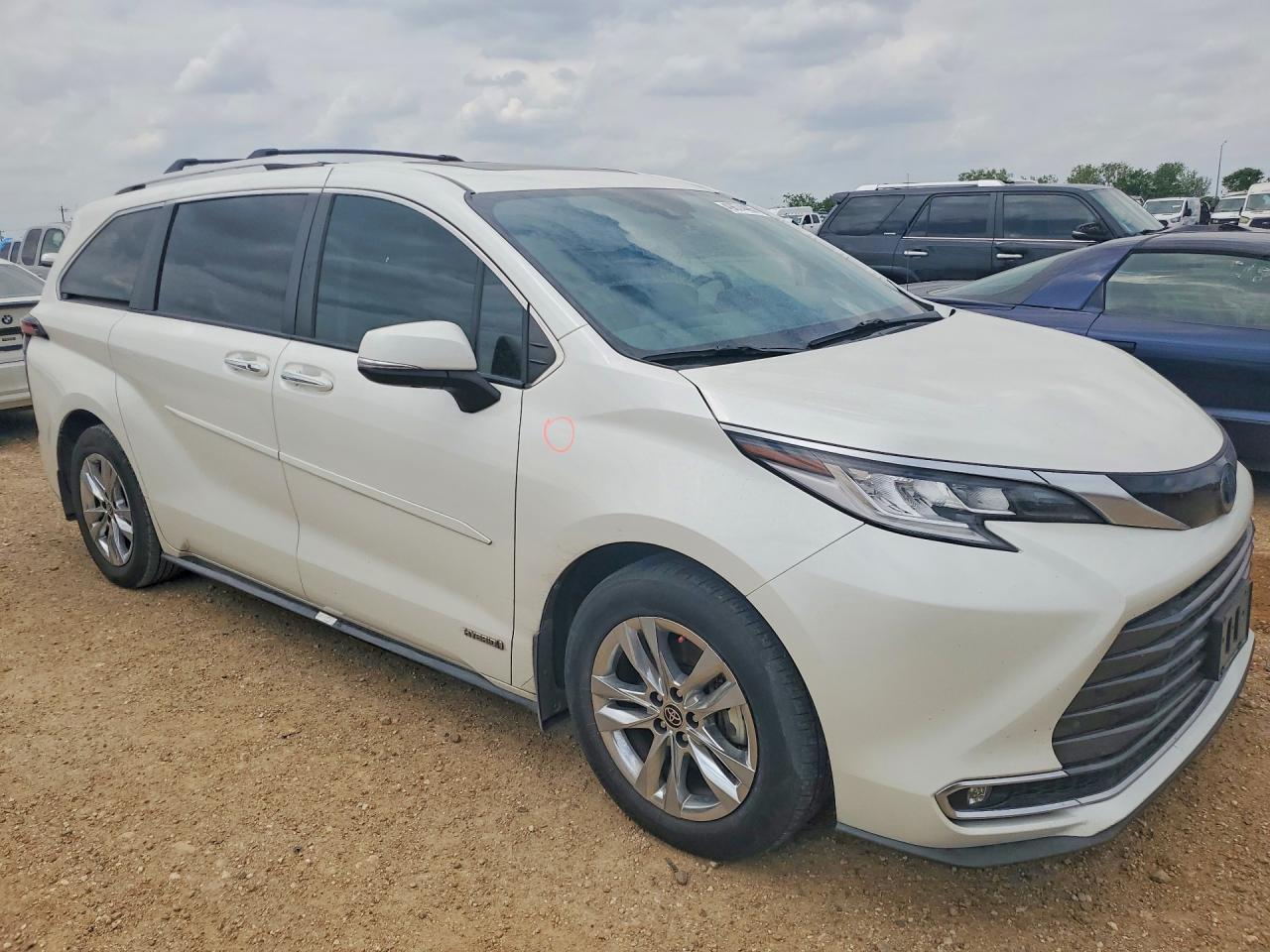 2021 Toyota Sienna Limited 7-Passenger - Фото 4