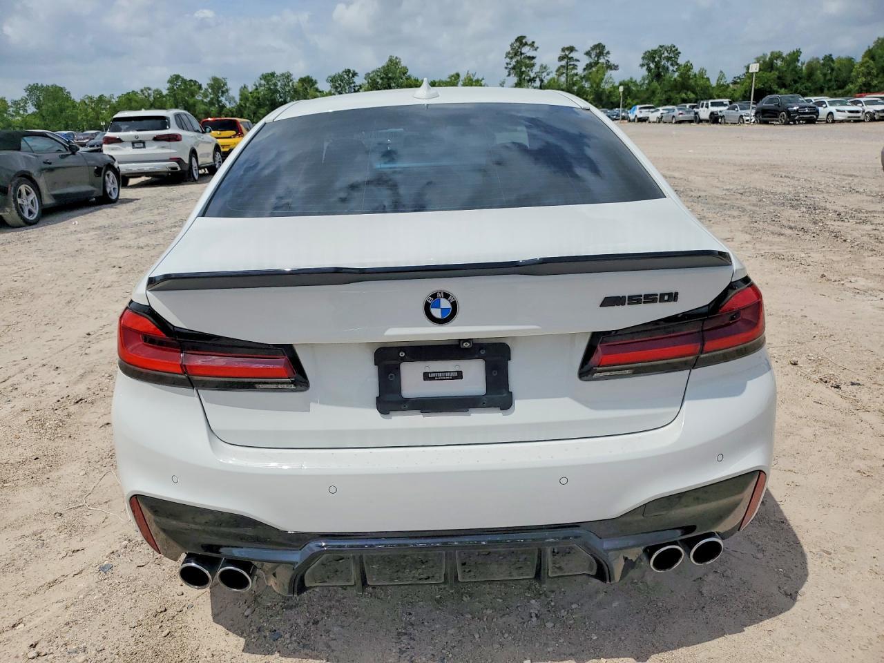 2020 BMW M550Xi - Фото 6