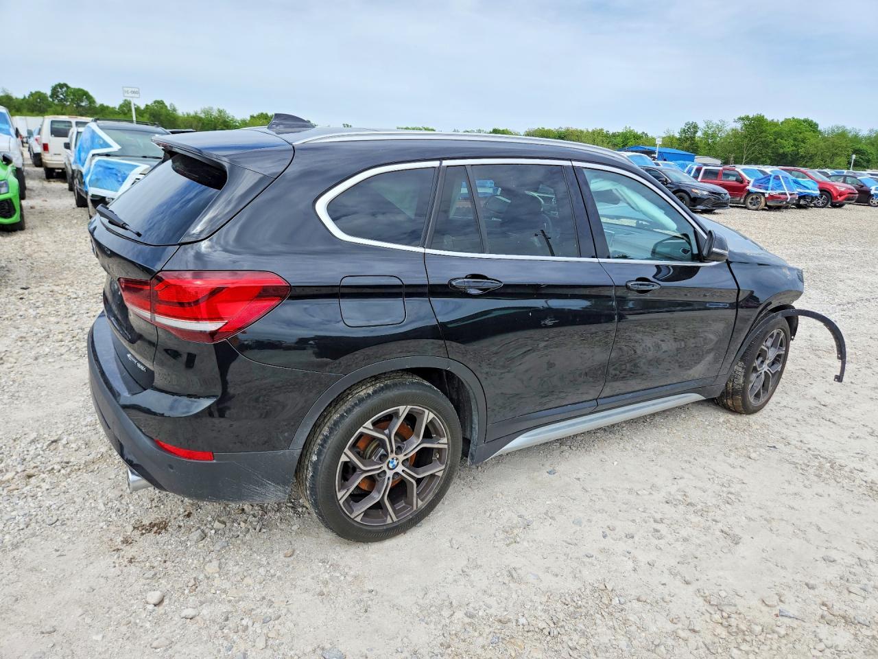 2021 BMW X1 xDrive28I - Image 3