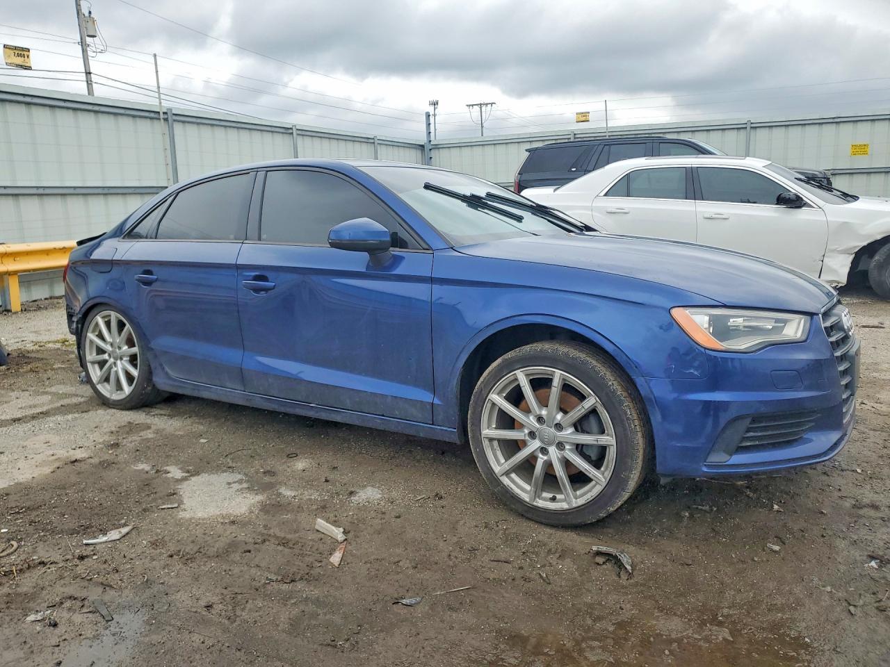 2016 Audi A3 Premium - Фото 4