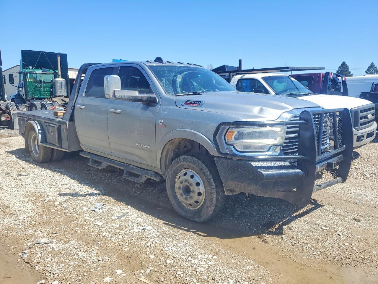 2022 Ram 3500 Laramie - Фото 4