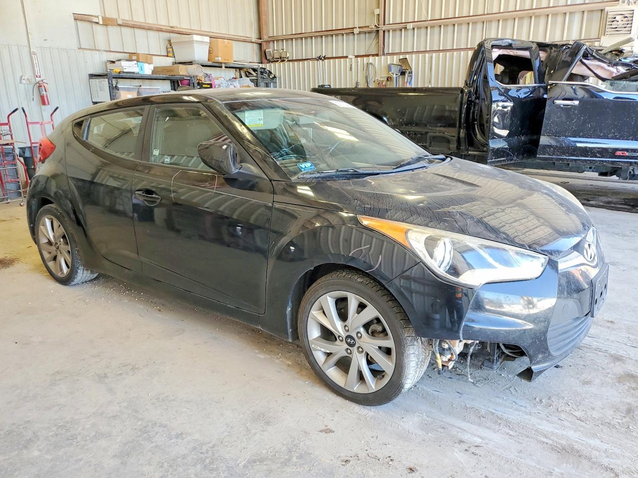 2017 Hyundai Veloster Base - Image 4
