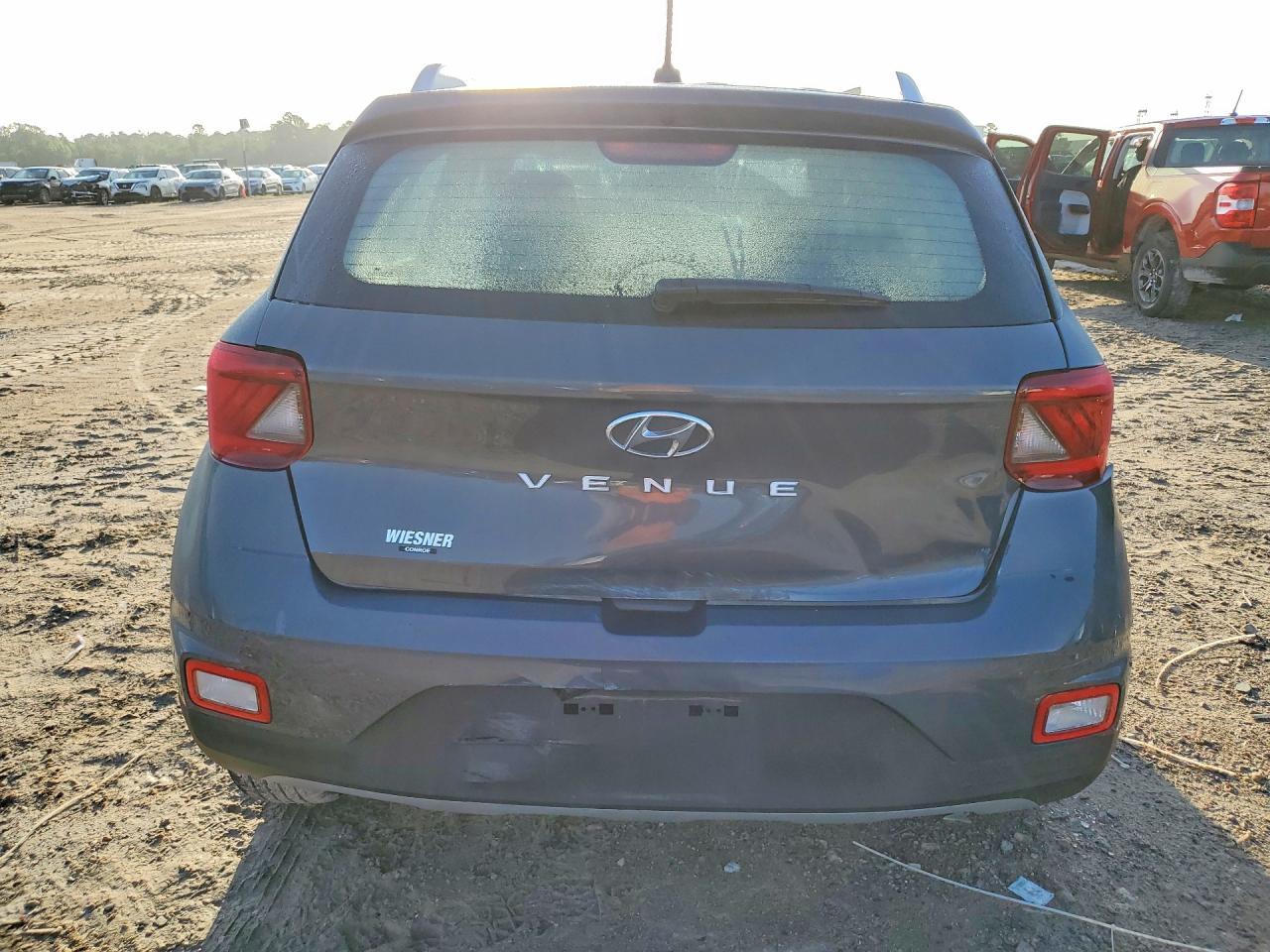 2025 Hyundai Venue Sel - Image 6
