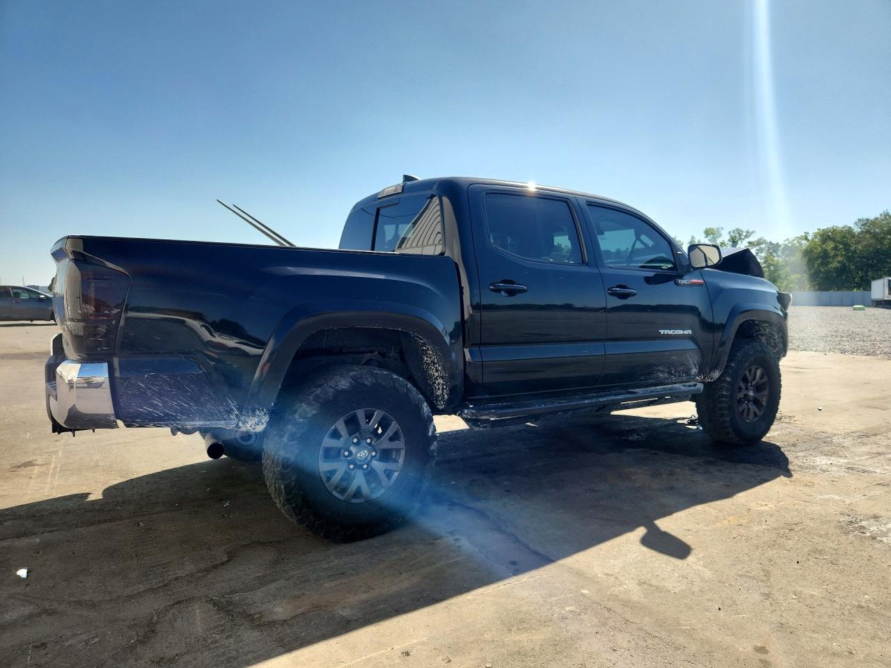 2020 Toyota Tacoma Sr5 V6 - Image 3
