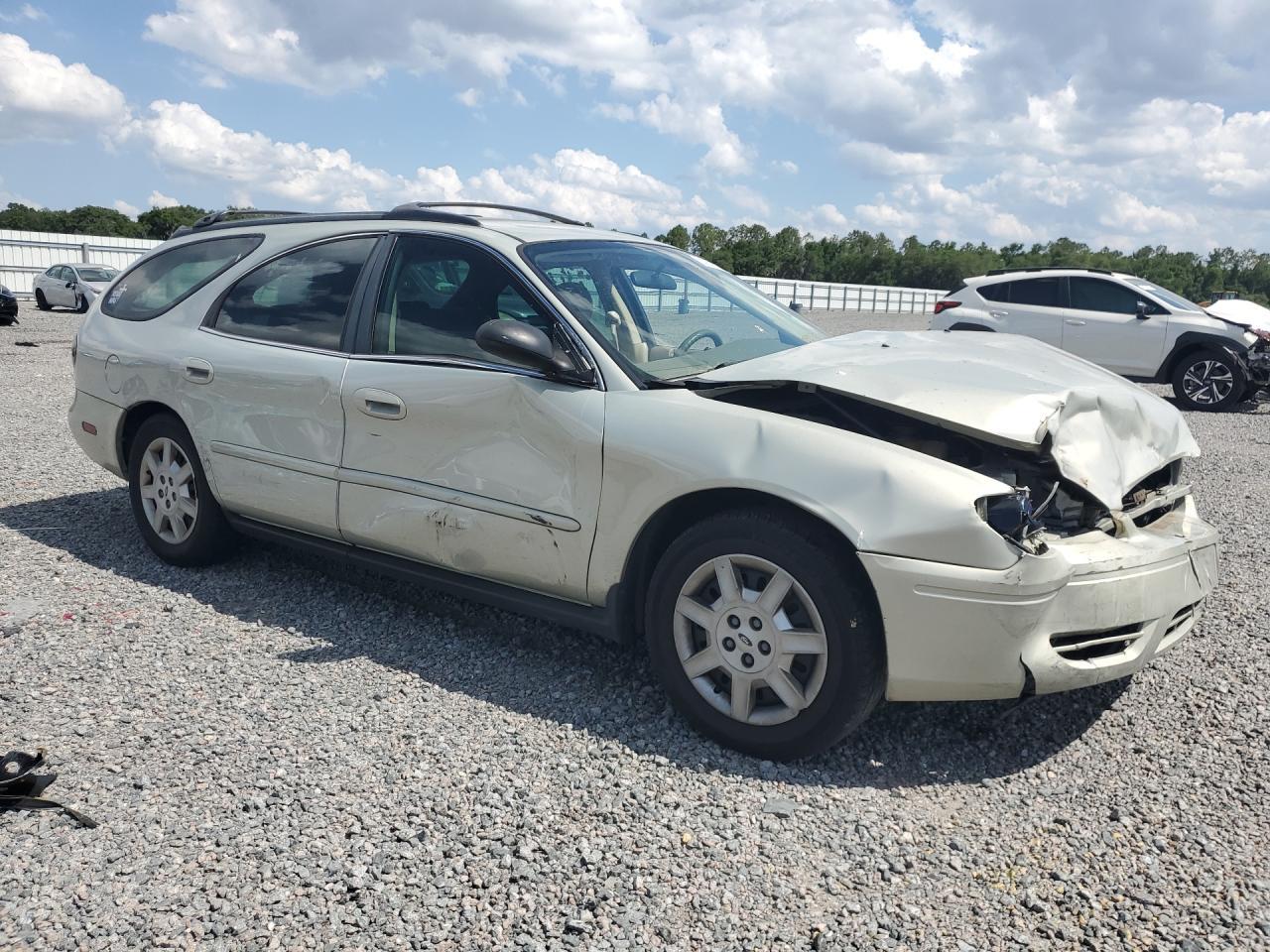 2004 Ford Taurus Se - Image 4