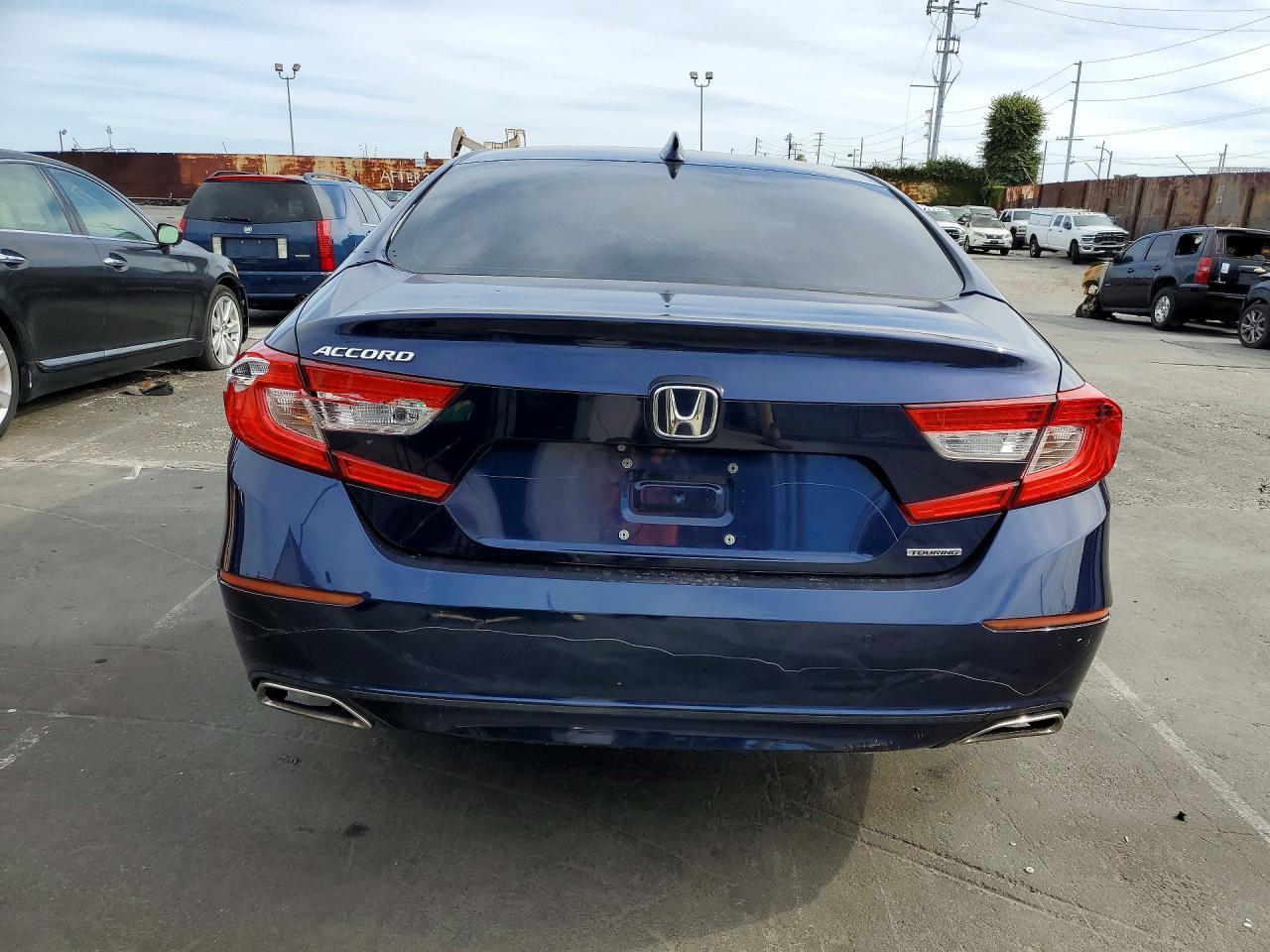 2018 Honda Accord Touring - Фото 6