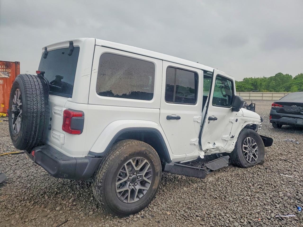 2026 Jeep Wrangler Sahara - Image 3