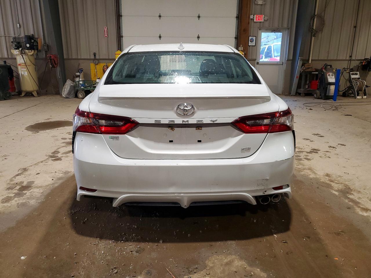 2022 Toyota Camry Se - Фото 6