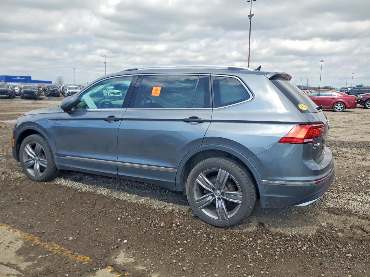 2020 Volkswagen Tiguan Se - Фото 2