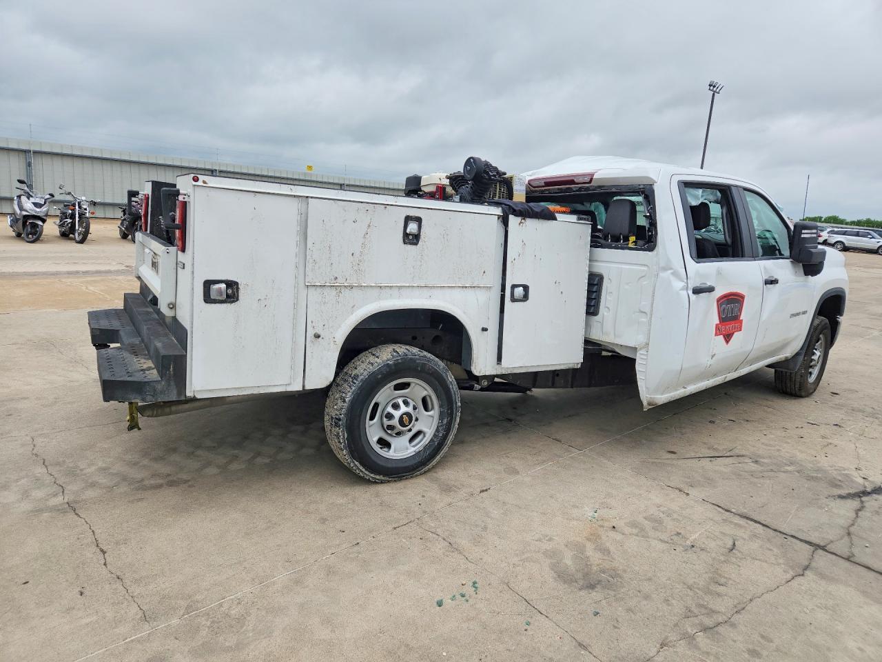 2024 Chevrolet Silverado C2500 Heavy Duty - Фото 3