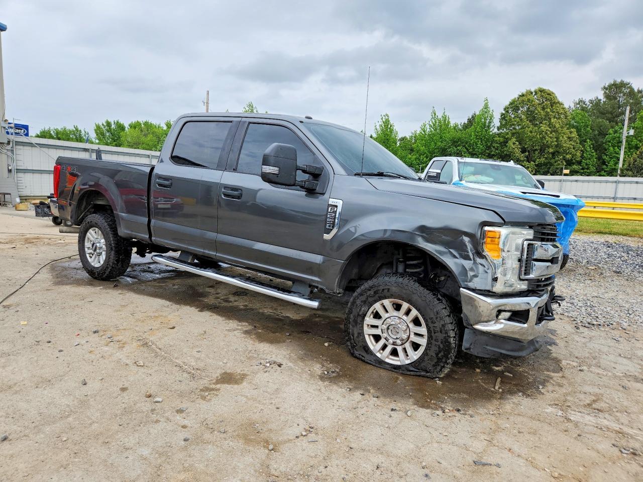 2017 Ford F250 Super Duty - Image 4