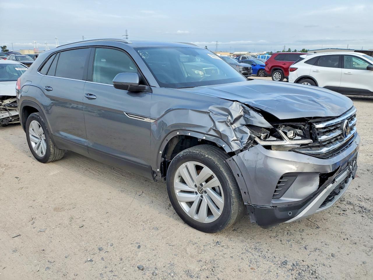 2022 Volkswagen Atlas Cross Sport Se - Image 4